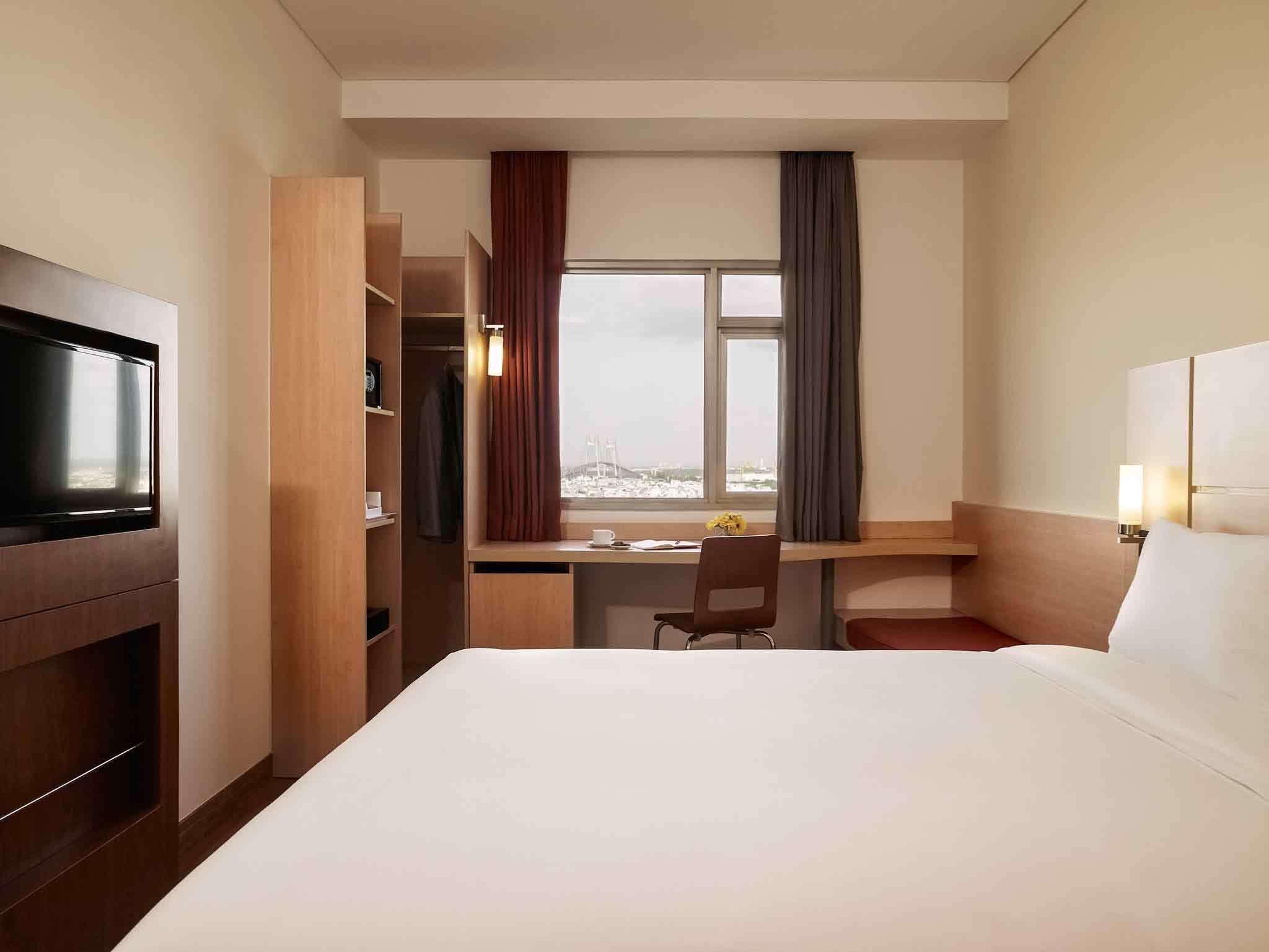 Hotel Ibis Saigon South Ho-Chi-Minh-Stadt Exterior foto