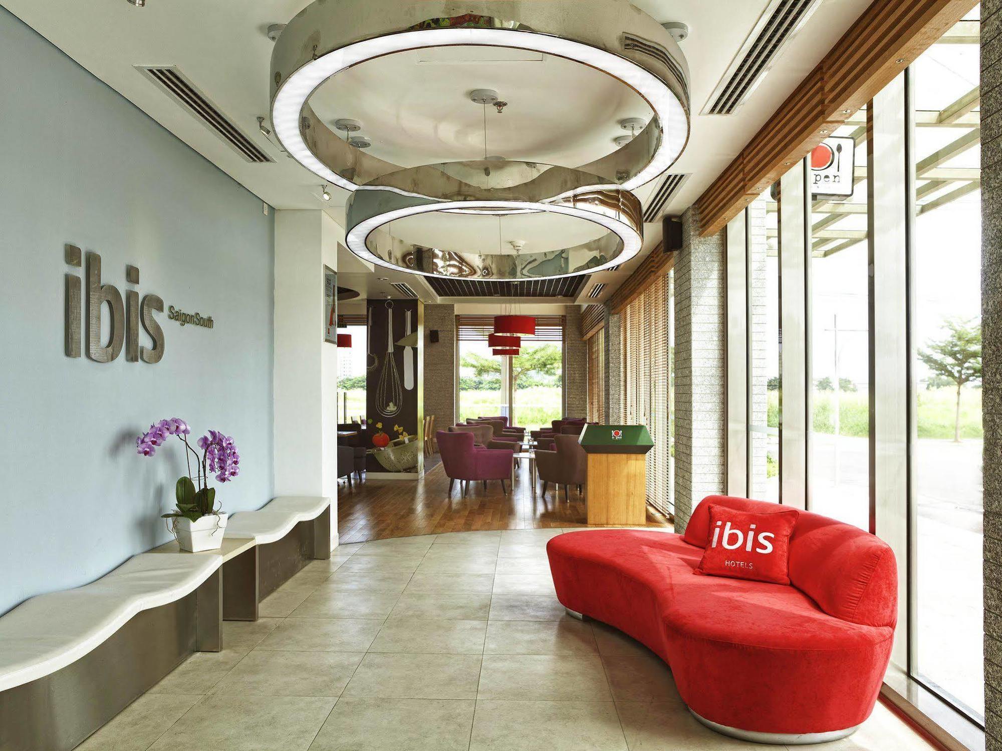 Hotel Ibis Saigon South Ho-Chi-Minh-Stadt Exterior foto